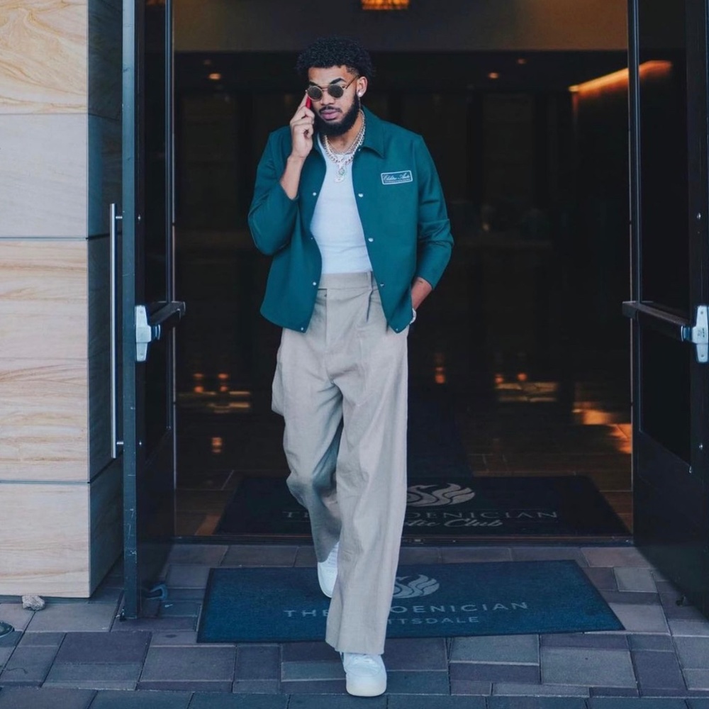 Welcome to my closet! - Picture 3 of 3